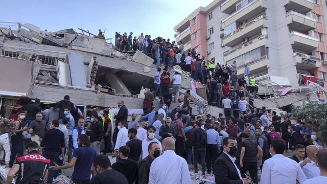 Σεισμός Σάμος: Τέσσερις νεκροί στη Σμύρνη