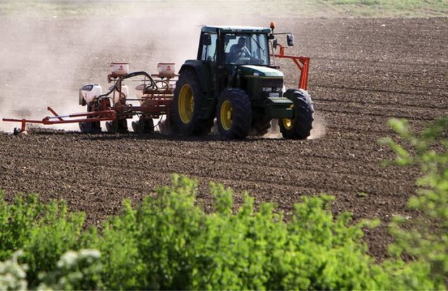 Επιχορηγήσεις αγροτών και αγροτικών εκμεταλλεύσεων: Κριτήρια και δικαιούχοι, τι προβλέπει η τροπολογία