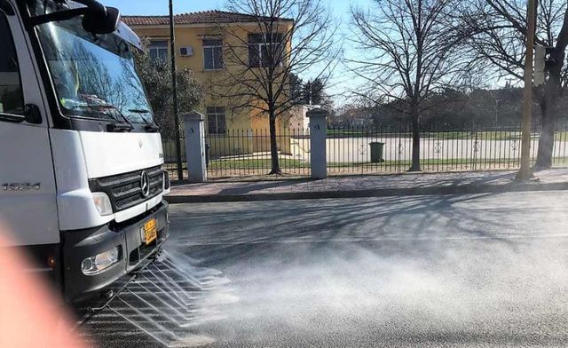 Στον καθαρισμό με αντισηπτικό υγρό, όλων των δρόμων, προχωρά από την Δευτέρα ο Δήμος Νάουσας