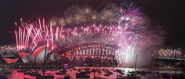 Πρωτοχρονιά στο Σίδνεϊ: Εντυπωσιακά πυροτεχνήματα για τον ερχομό του 2021 (βίντεο)