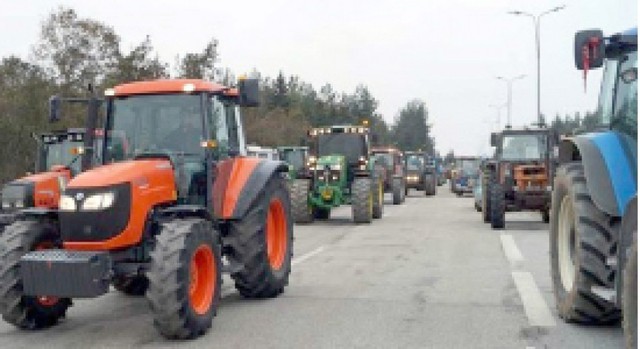 Πιερία: Βγήκαν στους δρόμους με τα τρακτέρ οι αγρότες - Κλιμακώνονται οι κινητοποιήσεις