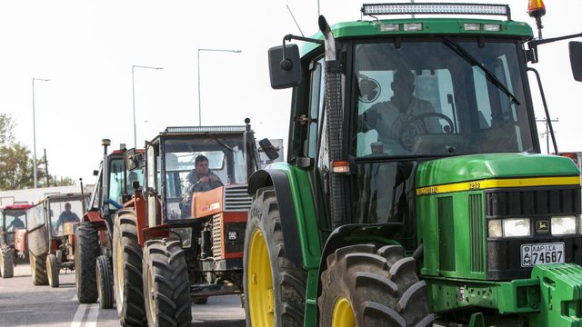 Μπλόκα στις Εθνικές ετοιμάζουν οι αγρότες – Δείτε πού