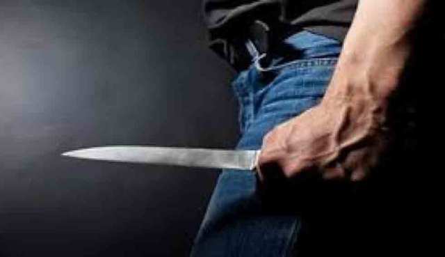 Άγριο έγκλημα στην Ομόνοια: 28χρονος μαχαίρωσε μέχρι θανάτου τον 52χρονο πατέρα του ενώ κοιμόταν