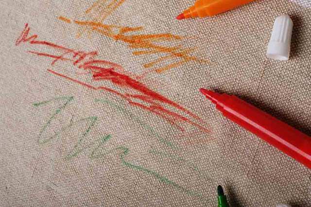 Τι μπορείς να κάνεις αν τα παιδιά ζωγράφισαν τα έπιπλα