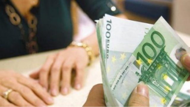 «Επιταγή Ακρίβειας 2»: Ποιοι πολίτες δικαιούνται 200 ευρώ