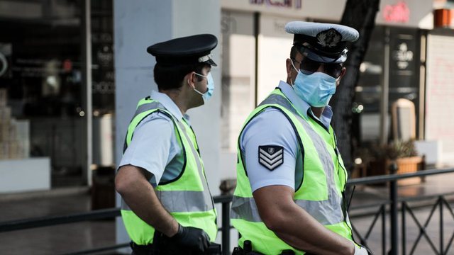 Αχαΐα: Αστυνομικός έκοψε πρόστιμο... σε αστυνομικό για μη χρήση μάσκας