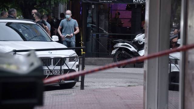 Πυροβολισμοί στο κέντρο της Αθήνας: Ο κακοποιός με το αλεξίσφαιρο είναι ο νεκρός στα Σεπόλια