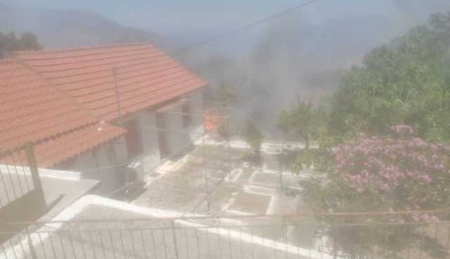 Φωτιά στην Κεφαλονιά: Κοντά σε σπίτια οι φλόγες - Εκκενώθηκαν δύο οικισμοί