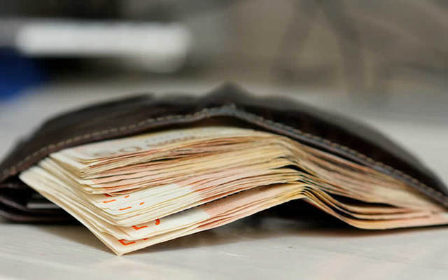 Τρίκαλα: Άνεργη 52χρονη βρήκε και παρέδωσε στις Αρχές πορτοφόλι με 1.500 ευρώ
