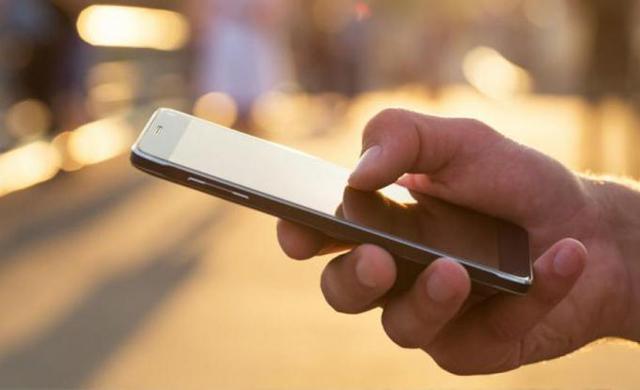 Τέλη κινητής τηλεφωνίας: Άνοιξε η πλατφόρμα – Πώς κάνουν αίτηση για απαλλαγή οι συνδρομητές 15-29 ετών