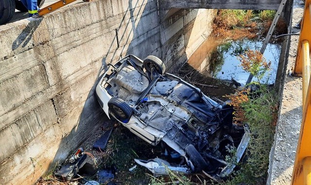 Καβάλα: Τραγωδία με έναν νεκρό και τέσσερις τραυματίες σε τροχαίο δυστύχημα - Το αυτοκίνητο έπεσε αρδευτικό κανάλι