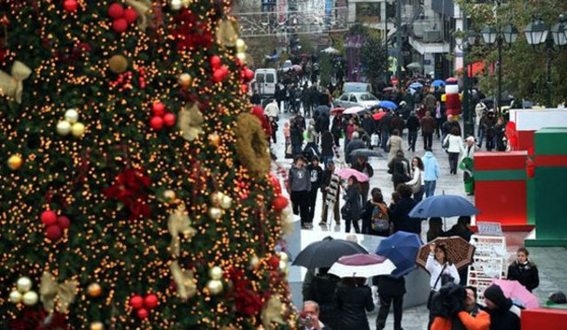 Εορταστικό ωράριο Χριστουγέννων: Πότε ξεκινά - Ποιες Κυριακές είναι ανοιχτά τα καταστήματα