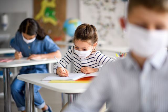 Υφ. Παιδείας: Δεν θα καταργηθεί η μάσκα στα σχολεία 