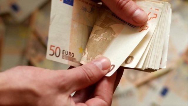 Από 20 έως 50 ευρώ η αύξηση της οικογενειακής παροχής στους δημοσίους υπαλλήλους