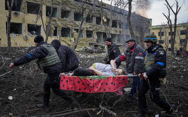 Ουκρανία: Πέθανε η έγκυος που τραυματίστηκε στον βομβαρδισμό μαιευτηρίου στη Μαριούπολη