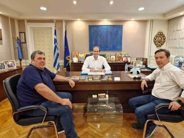 Συνάντηση Δημάρχου Νάουσας Νικόλα Καρανικόλα με τον Υφυπουργό Οικονομικών, Φορολογικής Πολιτικής και Δημόσιας Περιουσίας Απόστολο Βεσυρόπουλο