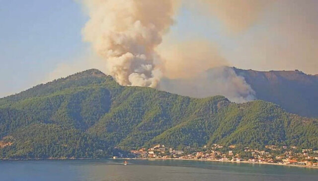 Πυρκαγιά στη Θάσο: Μήνυμα 112 για προληπτική εκκένωση στα Κοίνυρα