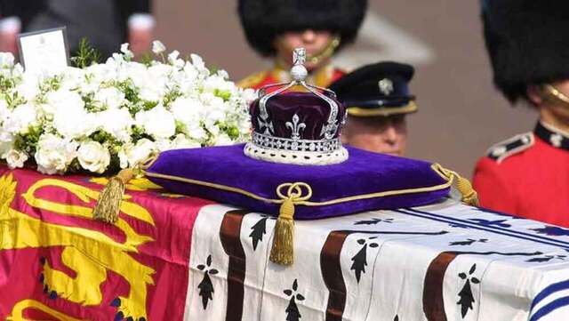 Πέθανε η βασίλισσα Ελισάβετ: Τι ακολουθεί – Σήμερα ανακηρύσσεται επισήμως νέος μονάρχης ο Κάρολος Γ’