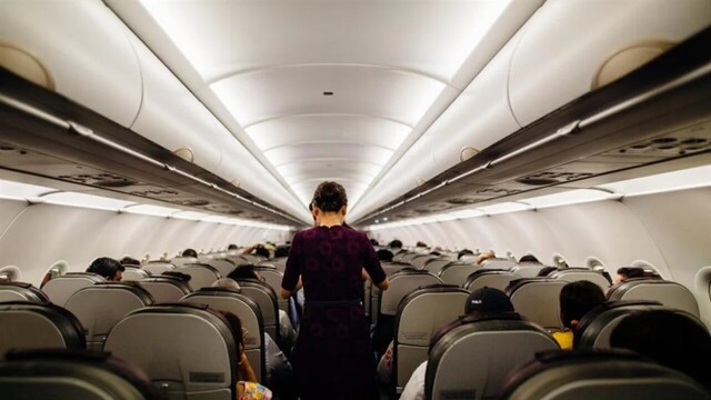 Πανικός σε πτήση στα Χανιά - Γυναίκα πέθανε μέσα στο αεροπλάνο