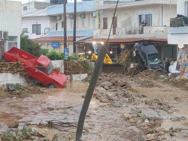 Φονική πλημμύρα στην Κρήτη με έναν νεκρό και αγνοούμενους – Εικόνες από την βιβλική καταστροφή στην Αγία Πελαγία
