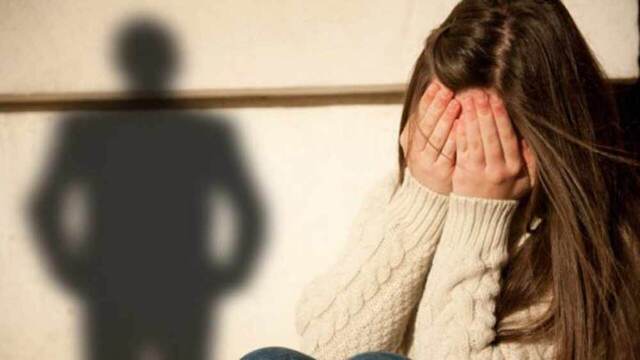 Σοκάρει υπόθεση σεξουαλικής κακοποίησης ανήλικης - 12 κατηγορούμενοι