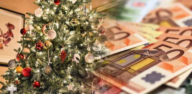 Δώρο Χριστουγέννων: Πότε πληρώνεται, πώς να το υπολογίσετε - Ό,τι πρέπει να γνωρίζετε