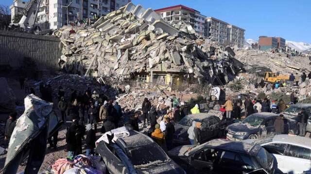 Σεισμός σε Τουρκία-Συρία: Πάνω από 15.000 οι νεκροί - Μάχη με το χρόνο από τους διασώστες