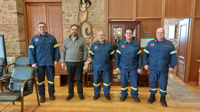 Εθιμοτυπική επίσκεψη των νέων επικεφαλής Πυροσβεστικών Δυνάμεων Κεντρικής Μακεδονίας, Ημαθίας και Βέροιας στον Δήμαρχο Βέροιας