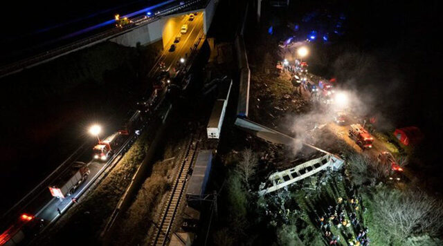 Βίντεο - ντοκουμέντο: Η στιγμή της σύγκρουσης των δύο τρένων στα Τέμπη