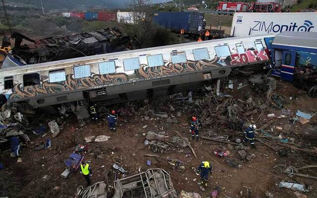 Σύγκρουση τρένων στα Τέμπη – Γ. Αρτοποιός: «Άνθρωποι εκσφενδονίστηκαν από τα βαγόνια στα χωράφια»