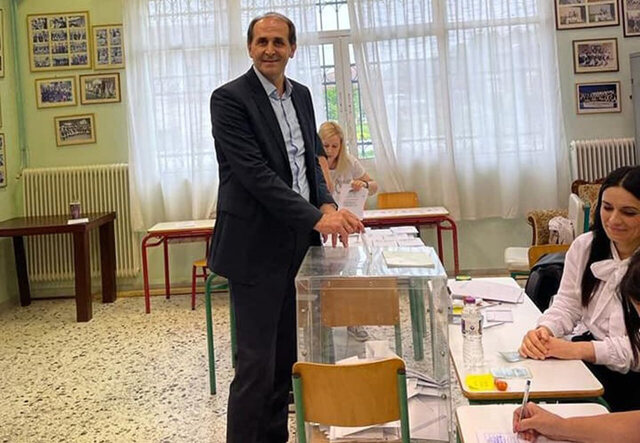 Στην Κυψέλη άσκησε το εκλογικό του δικαίωμα ο Απόστολος Βεσυρόπουλος