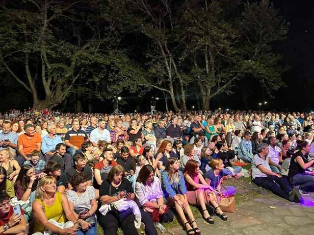 2ο Φεστιβάλ Αγίου Νικολάου «Γιορτές Νερού»: Μαγευτική μουσική βραδιά χάρισαν η Ελευθερία Αρβανιτάκη και η Ελεονώρα Ζουγανέλη στο κοινό της Νάουσας