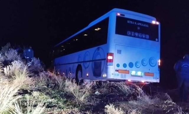 Αρκαδία: Οδηγός λεωφορείου ΚΤΕΛ έπαθε ανακοπή – Έμεινε στο χείλος του γκρεμού