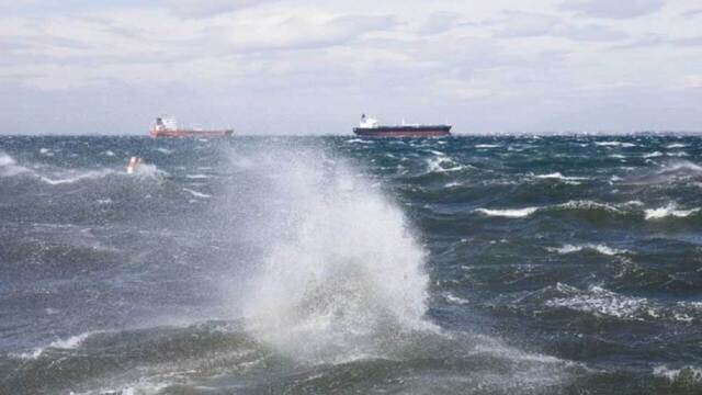 Βυθίστηκε φορτηγό πλοίο ανοιχτά της Λέσβου με 14 άτομα πλήρωμα