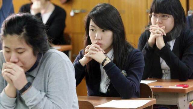 Νότια Κορέα: Μαθητές μηνύουν το κράτος επειδή «έληξε» το διαγώνισμα 90 δευτερόλεπτα νωρίτερα - Οι καθηγητές ζήτησαν συγγνώμη!