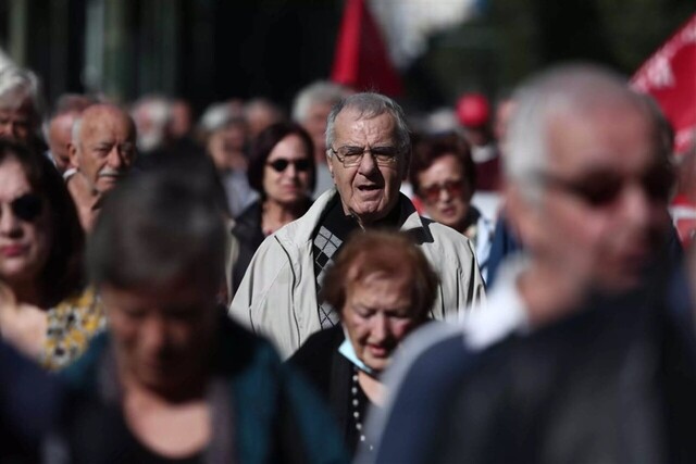 Συντάξεις: Έρχονται αυξήσεις από τον Ιούνιο έως 150 ευρώ τον μήνα σε συνταξιούχους