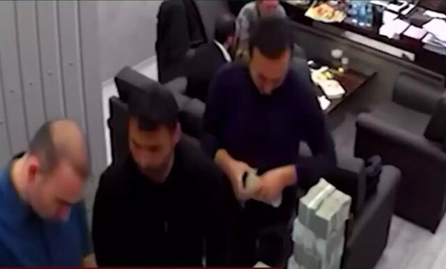 Σάλος στην Τουρκία: Βίντεο δείχνει στελέχη της αντιπολίτευσης με «τούβλα» μετρητών