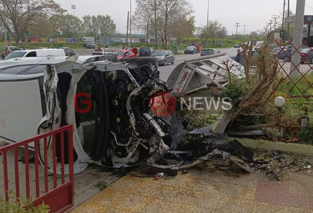 Τραγωδία στη Πατρίδα Ημαθίας : Αυτοκίνητο έπεσε σε στάση λεωφορείου – Μία γυναίκα νεκρή και μία σε σοβαρή κατάσταση (φωτο)