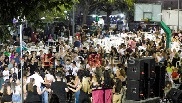  Με εντυπωσιακό τρόπο άνοιξαν οι εκδηλώσεις στο Μακροχώρι - Έκλεψαν τις εντυπώσεις τα χορευτικά του Συλλόγου Ποντίων (φωτο & βίντεο)