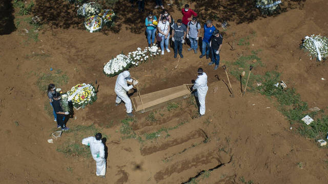 Βραζιλία: Σχεδόν 50.000 οι νεκροί από κορονοϊό