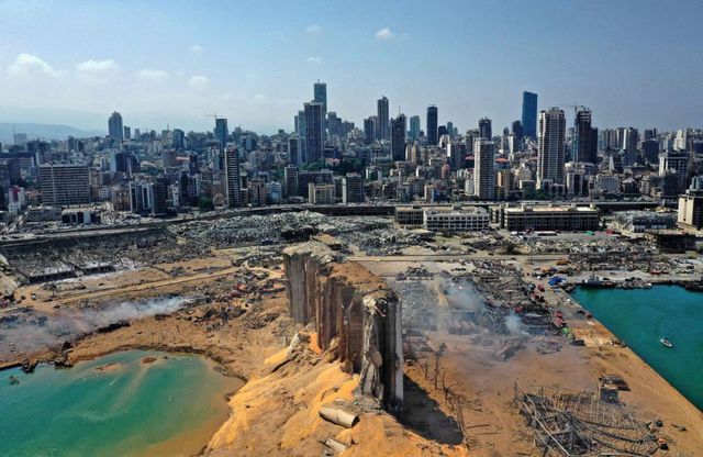 1,3 τόνοι πυροτεχνημάτων βρέθηκαν στο κατεστραμμένο λιμάνι της Βηρυτού