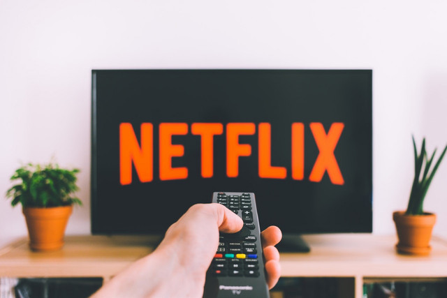 To Netflix ετοιμάζεται να δώσει τέλος στους κοινούς κωδικούς