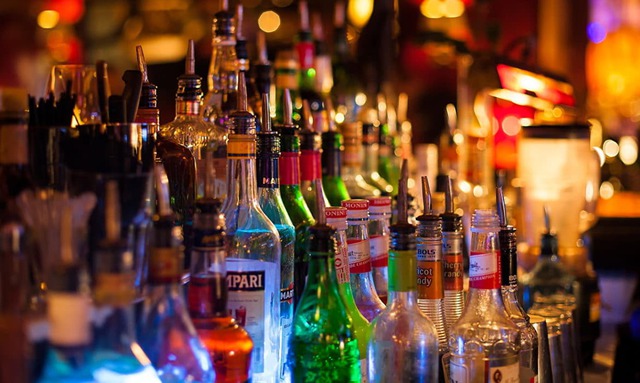 ΣΔΟΕ: Κατασχέθηκαν 1.360 φιάλες λαθραίων αλκοολούχων ποτών